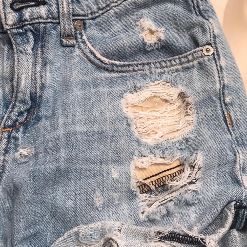 Distressed Rag & Bone shorts - Picture 2 of 3
